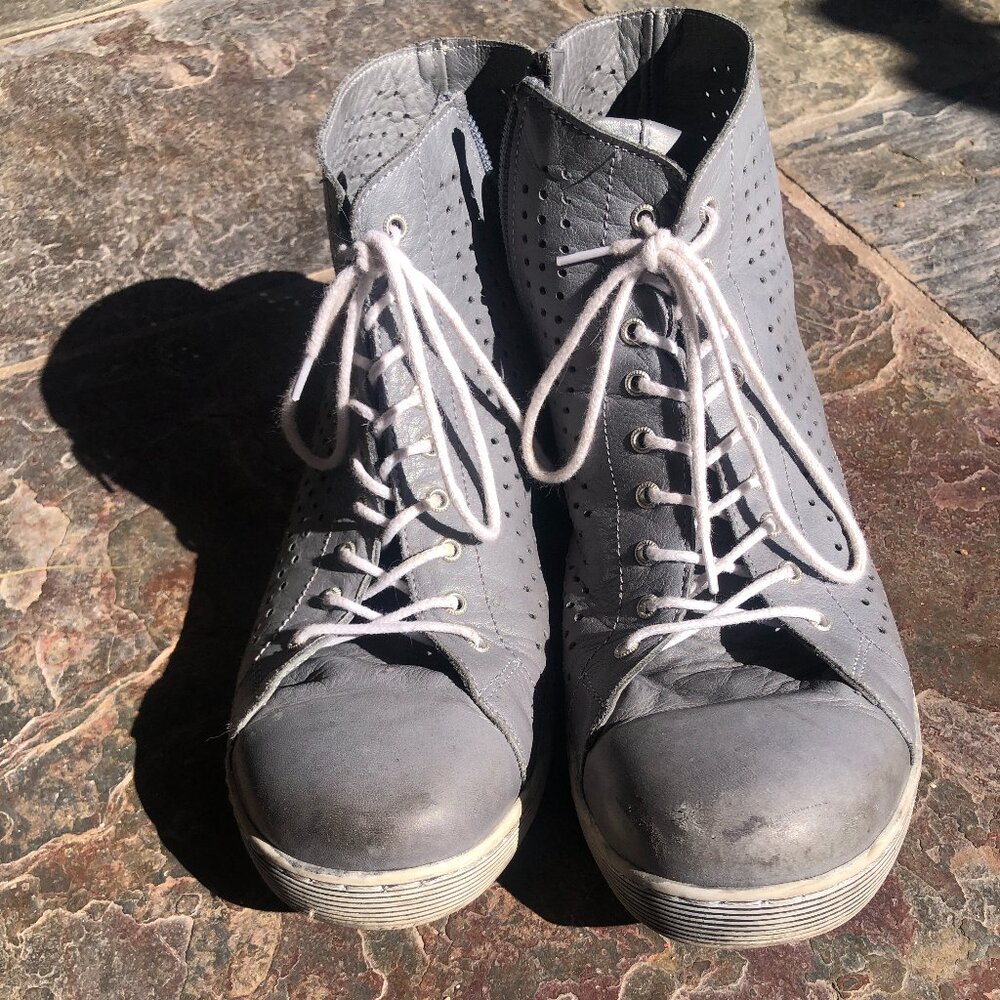 Andrea Conti Italian Leather boots/shoes Size 40